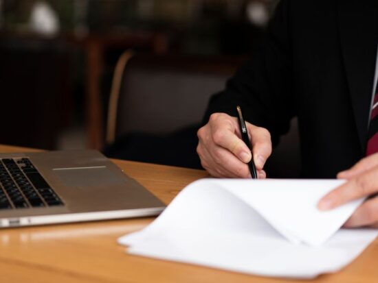 https-centerbase-com-wp-content-uploads-2025-12-legal-operations-manager-do_-jpg